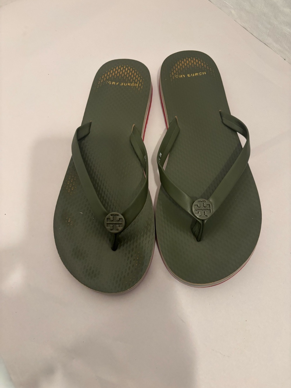 Tory Bush rubber flip-flop S
Size 8